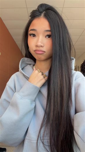 whos alyssa (@alyssaavlogsspam)’s video of soph and alyssa