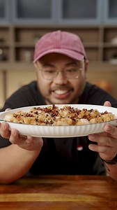 Who doesn’t love kakanin? 🤤 Kalamay sa latik is so easy to cook, you can make a whole tray of it at home today! Chef Martin is spoiling us with all these recipes from our trip to Cavite, we don’t know how to recover from this! 😩 Where should we go next? 🏃‍♂️ | FEATR