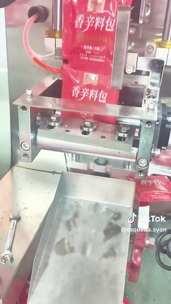 Mixing seasoning packaging machine.#packagingmachine #fillingmachine