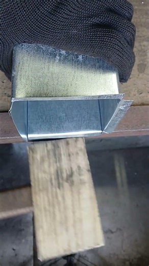 Square Tube Edge Flanging by Hand in 5 Seconds