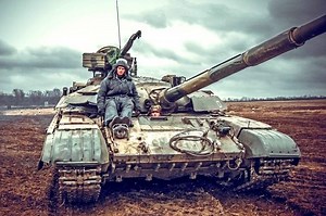 The militia showed "bulat" T-64 tank "wrung out" from the APU