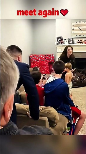 Hero comes home #soldierscominghome #military #surprise #cominghome #love #army #homecoming