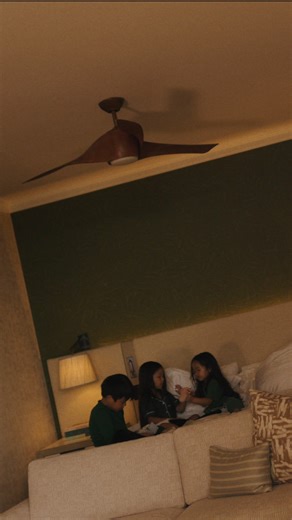 Make it a Ko Olina Christmas to remember—celebrate the season with love, sun-kissed bliss and memories to last a lifetime. | Four Seasons Resort O‘ahu at Ko Olina