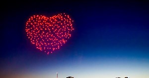 3-2-1...samen tellen we af! Luid het nieuwe jaar in met spectaculaire droneshow op AD.nl