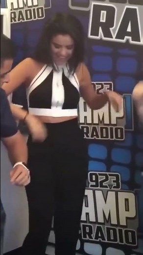 Selena vs Hailey sexy dance with Bieber