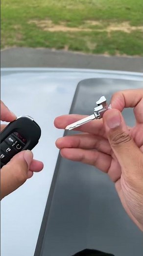 Dead key fob? No problem. ‪@omardrives‬ with the #Honda hack.