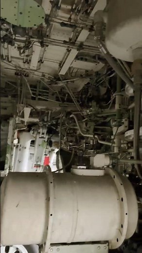 ✈️ Inside Boeing 737 landing gear engineering that handles every touchdown. #Shorts #Aviation #B737