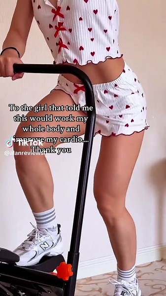 SIS!! I’m not gonna wait in line for the stair stepper master at the gym tonight— I got this now 😙 #stairmaster #homeworkout #workout #fitness #cardioworkout #homegym #tiktokshop #tiktokshopfinds #tiktokmademebuyit #tiktokshopcreatorpicks