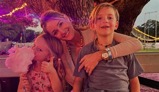 Storm Keating and kids reunite with her parents Down Under