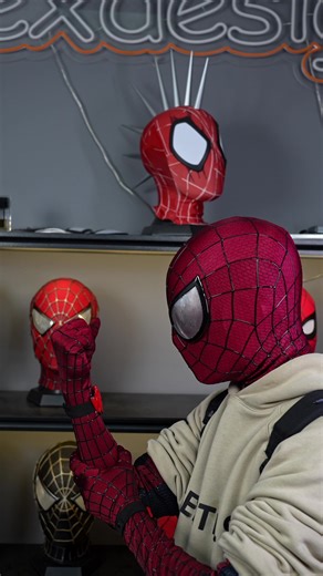👀#spiderman #spidermanmask #cosplayer #costume #fyp #marvel #peterparker #tomholland #theamazingspiderman #spidermanbrandnewday