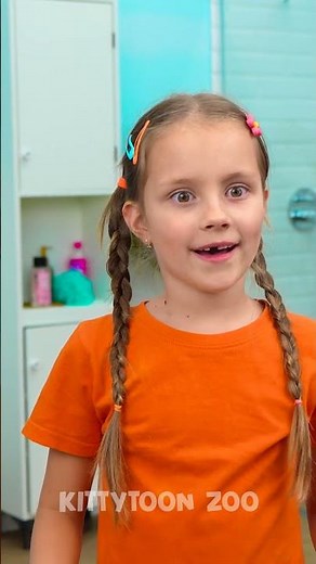 Hilarious Splash Time! Water Adventures with Mom! 😂💦