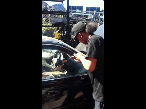 How to open a Honda car without keys or mess (works on most cars)