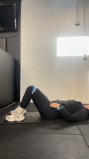 Have you ever been told to ‘roll up vertebrae by vertebrae’ in a glute bridge… and it still hurts your back? Let’s talk about why.” Here’s the thing that cue isn’t wrong. It’s actually great for some people… But if you’ve got an acute disc irritation or a lumbar sprain, it can load your spine in a way it’s not loving right now. When you roll up one segment at a time, you’re creating segmental flexion and shear forces at the lower lumbar levels. And early in an acute flare? Your spine tissues are