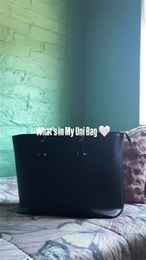 What's In My Uni Bag: Essential University Items