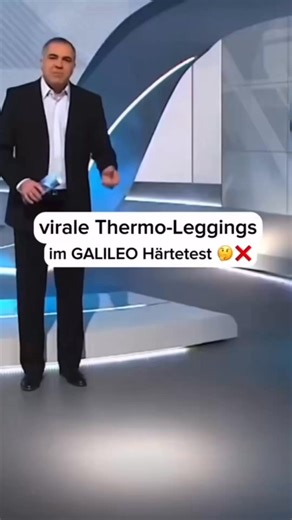 ❄️ Winter? Kein Problem! Entdecke die FEMFIT Thermostrumpfhose – die Strumpfhose, die aussieht wie deine echten Beine, aber dich kuschelig warm hält. Nie wieder zwischen Style und Komfort wählen! Diese Thermostrumpfhose ist: ✅ Unsichtbar & Elegant – Perfekt unter Kleidern und Röcken, dein kleines Winter-Geheimnis. ✅ Super Warm – Modernes Thermofleece hält die Wärme, damit du selbst bei Minusgraden stilvoll unterwegs bist. ✅ Ultraweich & Bequem – Dehnbarer Sitz wie eine zweite Haut, formt deine B
