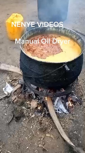 13 reactions | Manually drying of oil. #chinenyeezeonyebuchi | Chinenye Ezeonyebuchi | Facebook