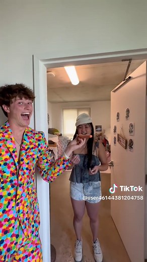 Hilarious College Room Service Experiences