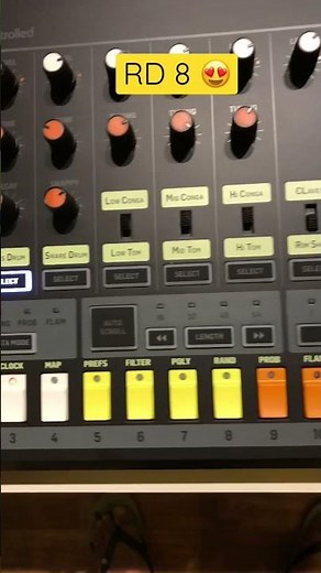 Creating the rhythm for a new song on the Behringer RD 8 #behringer #drummachine