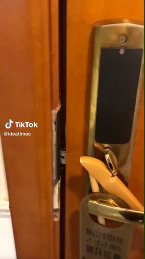 Smart Hotel Room Door Locking Tricks