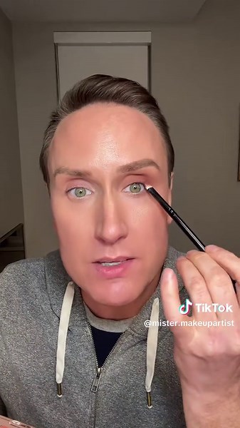 Mature Makeup Tips for Flirty and Sassy Looks