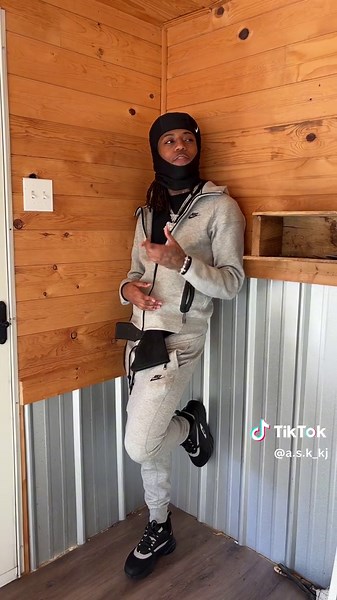 TikTok Dance Trend: Free Kyro's Shell Catcher