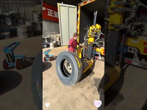 Filmed in one continuous shot, shows you the entire operation process of a mobile tire changer
