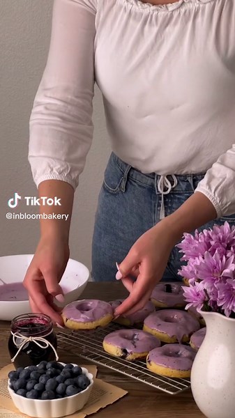 Delicious Blueberry Baked Donuts Recipe