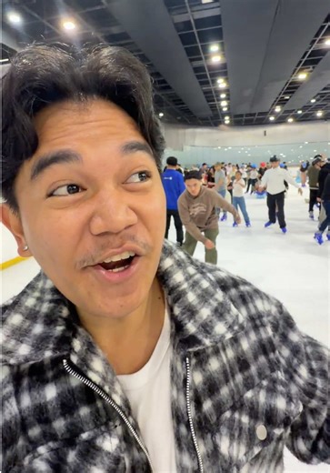 Ice Skating Fun at MOA with Pogi BFF