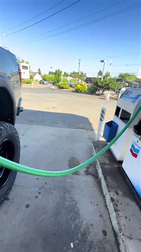 Dijeron, cómprate una troca de diesel….. 😩🤨 #gmc #sierra #diesel #4x4 #lifting #lift #3500hd