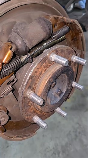 2.1K views · 14 reactions | Toyota hilux Rear wheel bearing noise _auto _handpumpautomationmotorfixing(720P_HD) Short reel automotive #viralreelsシ #viralreelschallenge #viralreel #tips #automotive #automobile #tricks #everyone #CarMechanic | Lexus repair | Facebook