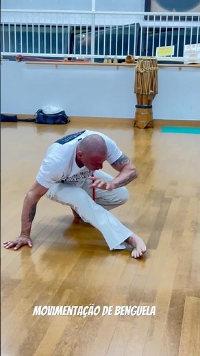 Movimentação de benguela na capoeira .