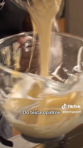 Bezlepková jahodová roláda s mascarpone recept