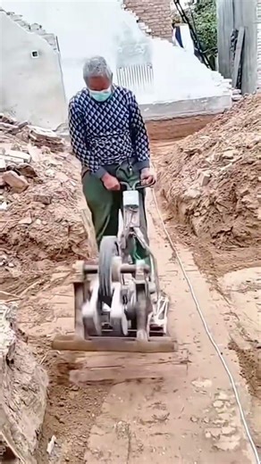 Revolutionary HighEfficiency Electric Vibratory Plate Compactor for Soil Tamping