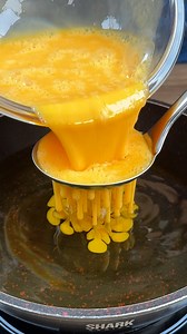 Everybody loves fried eggs when they’re made like this! | Recipes Learn