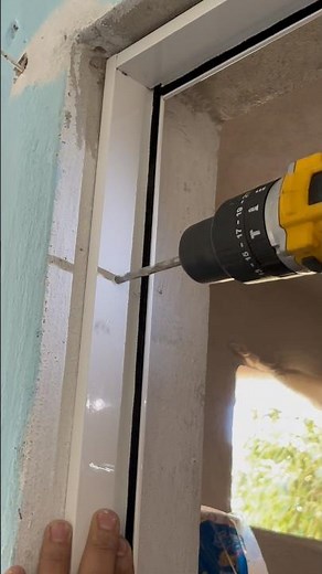 Instalación de puerta de aluminio #Aluminio #Construcción #Instalación #Remodelación