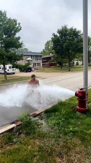 Firefighters Flushing Hydrant to release dirt. #fyp | Abig comedy