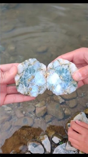Is This the Rarest Stone Yet? Spectacular Blue Quartz Crystal Reveal#BlueQuartz #GoldOre #shorts