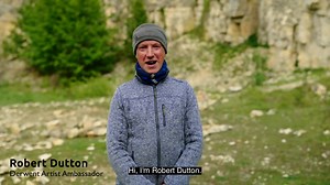 Robert Dutton is an award-winning contemporary artist whose expressive mixes media drawings and paintings and whilst striking a balance between spontaneity and control. In this video Robert introduces us to Derwent’s new Tinted Charcoal Paint Pan Set showcasing the versatility of his uniquely formulated charcoal medium in creating of his wonderful pieces. | CASS ART | Facebook