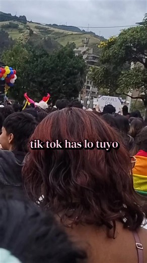 Cómo pedirle el número sin pena: consejos para conocer a alguien en marcha LGBTQ