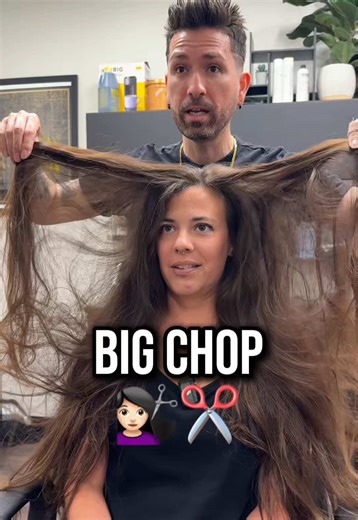 She had never had hair this short before, so she flew to Tampa just for this haircut! This was a huge chop. We cut about 18 inches! She found me on social media and decided to make the trip because she’s on a personal journey of transformation—and that journey included her hair. Moments like this remind me that for many people, it’s never just a haircut. It’s confidence. It’s courage. It’s a fresh start. Sometimes a haircut becomes part of someone’s personal transformation story. #haircut #hairt