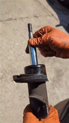 There are 2 ways to replace Springs😅#suspension #repair#tools #brakesystem #mercedesbenz #brakefluid