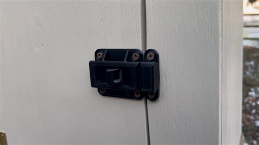 Practical print time! I made this print-in-place latch for my drop box four years ago and its still going strong. If anyone can use it, I put the stl's on printables. Download: https://t.co/zLjlEECWV3