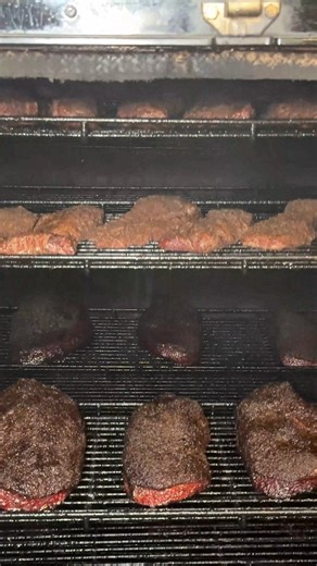 This is the NEW #1 Best BBQ at Burnt Bean Co. in Seguin, Texas. #TexasBBQ #TexasFood #Brisket #TexasEats | Strictly Dumpling