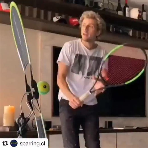 3.7K views · 17 reactions | Joaquín Méndez, the famous Argentinian actor & writer, manages an incredible 12 second spin on his one-handed backhand! Can you beat that? Reposting @sparring.cl @mendezjoaquin #topspinpro #tennis #tennistips #tennislesson #tennistraining #tennisplayer #tennisvideo | TopspinPro | Facebook