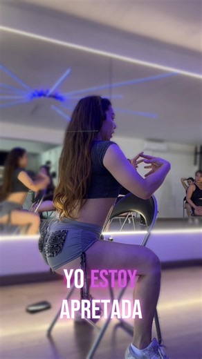 ❌ ¿No te salen los pasos de twerk? 👉 No es falta de ritmo. 🧘‍♀️ Es tu base lumbar. Por eso existe TWERK ZERO 💚 El antes del twerk. Posturas elongación lumbar preparación real. 🗓 Martes 19:00–20:00 🗓 Sábados 11:30–12:30 ✨ Implementos incluidos 🍑 La base lo cambia todo. @Geri Hoops