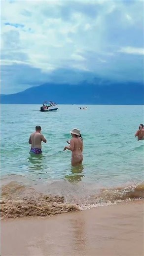 🇧🇷 BEACH WALK, Ilhabela | Brazil #shorts