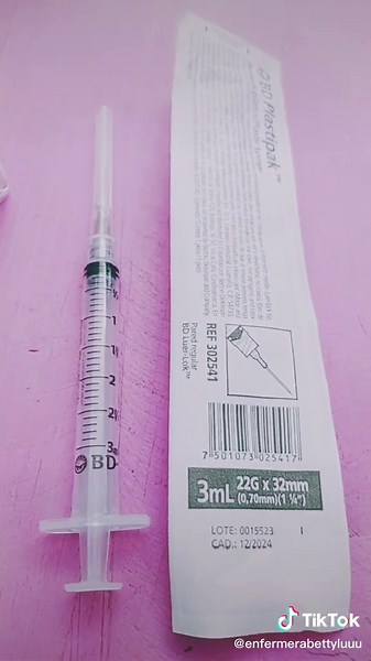Aprende sobre el uso adecuado de jeringas y agujas en enfermería