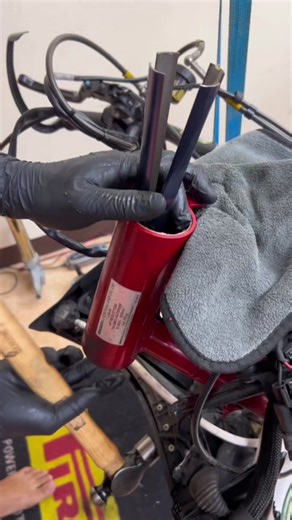 A quick of Headset Cup Removal . . #ducati #ducatisevice #motorcycleservice #limitless #limitlessspeedup #CapCut