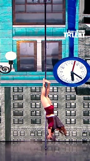 294K views · 4.5K reactions | "Elle est incroyable cette fille !" Son numéro de pole dance qui allie poésie et technologie fait à nouveau sensation auprès du jury et de Booder ️ #LFAUIT, 1er quart de finale, mercredi à 21 :10 sur M6 et en streaming sur M6+ | Eric Antoine | Facebook