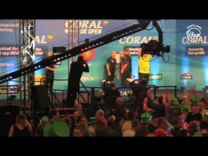 Rileys qualifier Rob Cross v Michael van Gerwen in Round Four at the UK Open